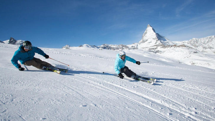 ZERMATT: Her kan du st� p� ski hele �ret, med Matterhorn i bakgrunnen. Foto: ZERMATT TOURISMUS