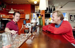 Stamkafeen: Kampen Bistro er hjemmebane for Sven Nordin, s� denne bardisken kjenner han godt.