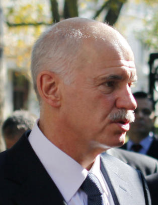 - Papandreou trekker seg