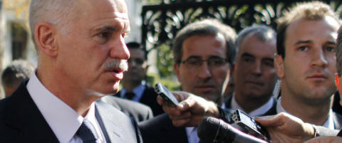 - Papandreou trekker seg