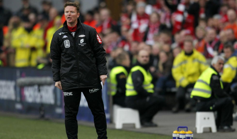 SKUFFET: Brann-trener Rune Skarsfjord var ikke forn�yd med det hans lag presterte p� Ullevaal. Foto: Stian Lysberg Solum / SCANPIX