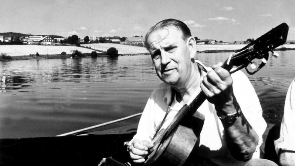 FOLKEKJ�R: Alf Pr�ysen innlemmes i Hall of Fame i Rockheim i Trondheim i dag, uten publikum til stede. Det er en selvmotsigelse, mener Dagbladets kommentator. Foto: John Myhre / Aftenposten / A-trykk