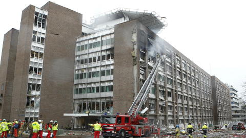 SER DU EN UFO?: Enkelte hevder det ble sett en UFO ved regjeringskvartalet den 22. juli. Foto: Berit Roald / Scanpix