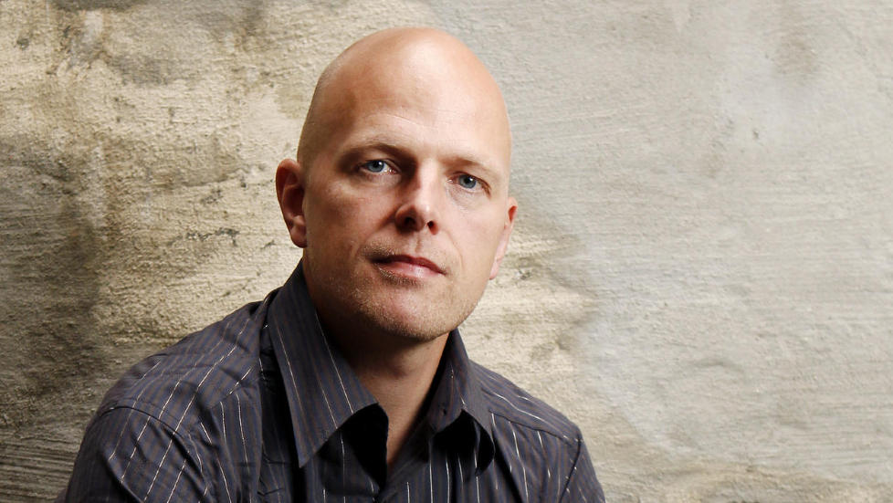 BRAGEPRISEN? Gunstein Bakke er nominert til Brageprisen med sin tredje roman, �Maud og Aud. Ein roman om trafikk�. En s�rdeles velfortjent heder, mener v�r anmelder. 
Foto: Erlend Aas / Scanpix