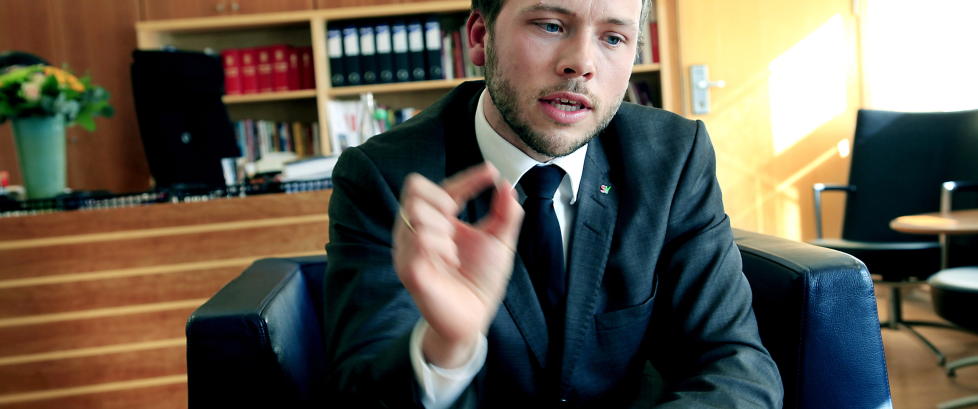 Lysbakken vil sjekke strippere