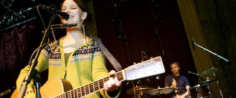 Marit Larsen trenger din gitar - n�!