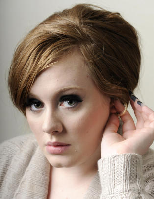 Adele operert for stemmeproblemene