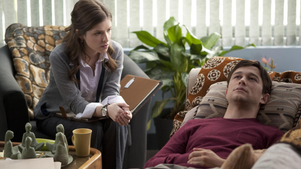 NYBEGYNNER: Kreftsyke Adam (Joseph Gordon-Levitt) er en utfordring for den nerv�se psykologen (Anna Kendrick) i �50/50�.