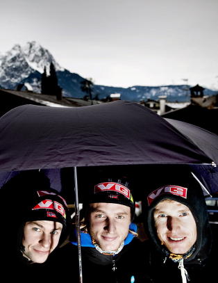 - Vi savner Anders. Han var en fargeklatt i milj�et