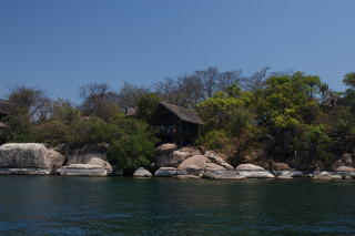 MALAWI: Du kan nyte en avslappende strandferie ved � leie en bungalow eller bo i en resort ved Malawisj�en. Foto. SARAHDEPPER/CREATIVE COMMONS