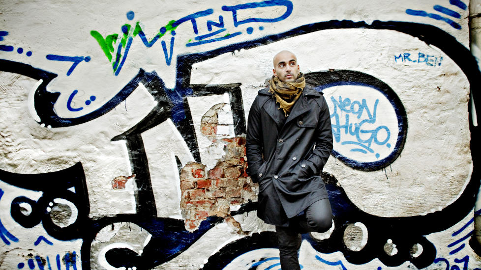 Fra dans til film: Tv-serien Taxi har gitt Adil Khan et nytt kunstnerisk st�sted.