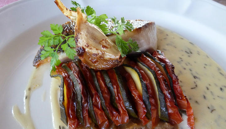 STJERNEMAT: Slik ser en av fiskerettene ut p� Les Sources de Caudalie. Det gir Michelin-stjerne i boka! Foto: EIVIND PEDERSEN