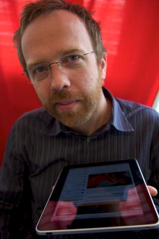 FAGMAN: Eirik Solheim er teknologisk r�dgiver i Nrk og kan sin iPad.