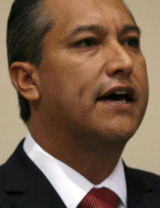 Mexicos innenriksminister drept i helikopterkrasj
