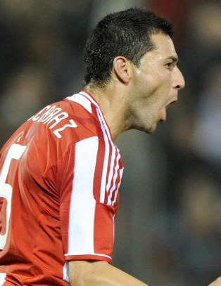 - Dessverre traff spyttet mitt brystet hans