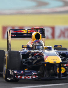 Vettel m�tte bryte etter punktering