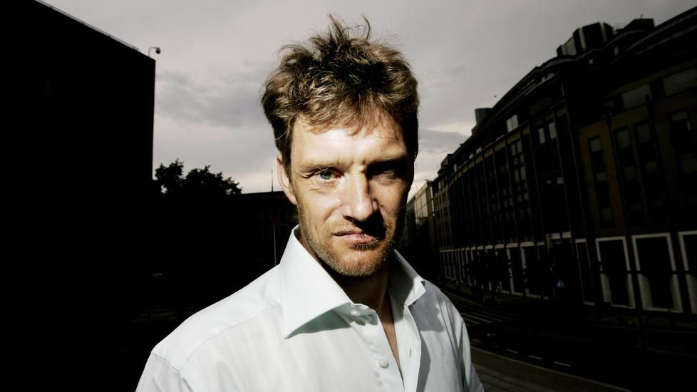 LESERVENNLIG: �En trist og dum historie� er en dempet og leservennlig bok til Thure Erik Lund � v�re, mener anmelderen. Foto: TORBJ�RN GR�NNING