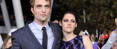 Kristen Stewart stilte med høy splitt på rød løper