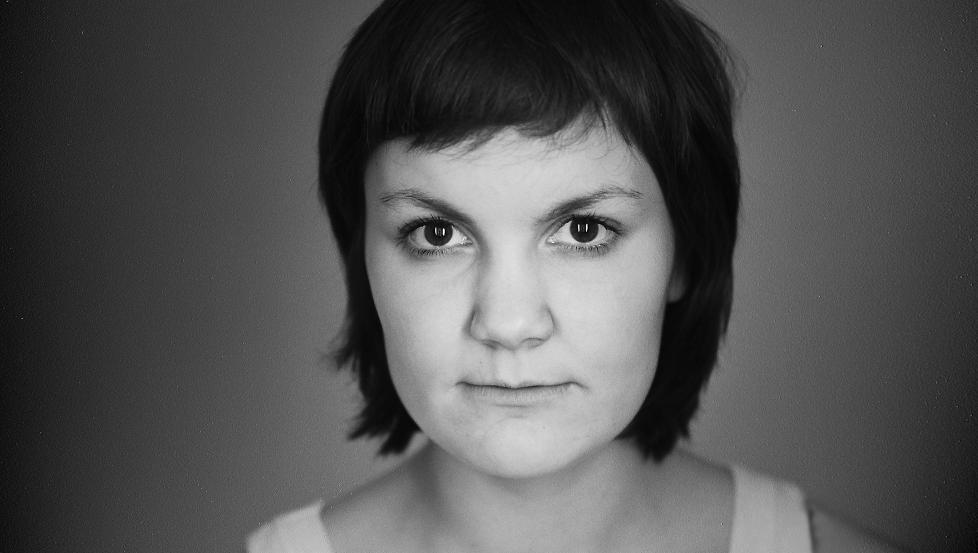 SJARMERENDE DEBUT: Caroline Kaspara Palonen (f. 1984 i Harstad) har skrevet en s�t og litt skakk debutroman. Foto: CAPPELEN DAMM