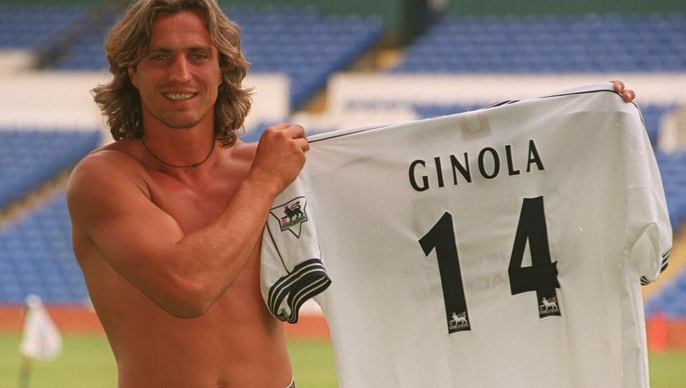 TIL SYKEHUSET: David Ginola ble kj�rt til sykehuset etter et stygt fall i en alpinbakke like ved Mont Blanc i g�r. Foto: Scanpix