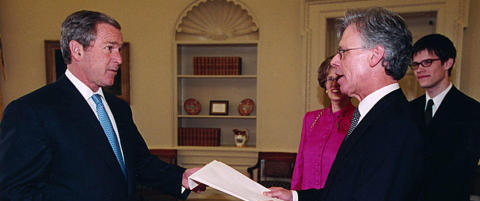 Ville ikke ha bombeskryt fra George W. Bush