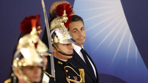 SKREMT? Nyheten om at Frankrike ogs� kan miste kredittrating AAA og dermed vil bli n�dt til � betale mer for statsgjelden skremte hele markedet tirsdag. Her er Frankrikes president, Nicolas Sarkozy, under G20-m�tet for en uke siden. Foto: REUTERS/CHRISTIAN HARTMANN/SCANPIX