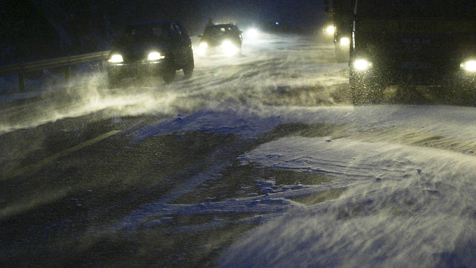 GLATT: Meteorologisk institutt advarer i dag mot glatte kj�reforhold p� S�r- og �stlandet. 
Foto: H�kon Mosvold Larsen / SCANPIX .
