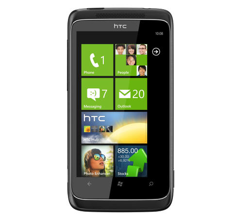 TIDLIG: HTC 7 Trophy er en av de f�rste Windows-telefonene som kom i norske butikker. Foto: HTC