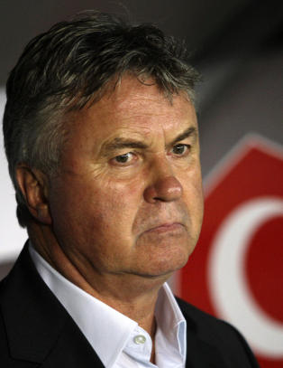 Kvalik-fiasko kostet Hiddink jobben i Tyrkia