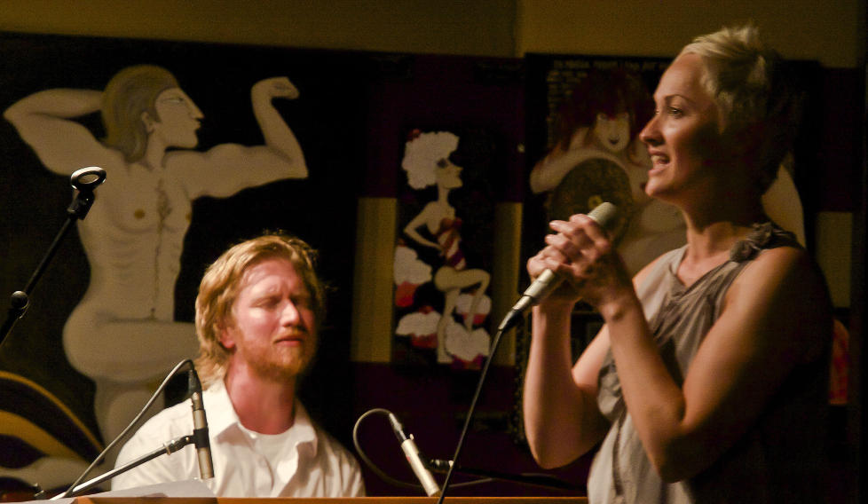 LIVE/LIEN:  Helge Lien og Live Maria Roggen er gode p� plate, men kanskje enda et hakk bedre � oppleve live, som her p� Nesodden Jazzklubb tidligere i h�st. FOTO: TERJE MOSNES