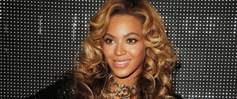 Beyoncé viser fram brudekjolen sin for første gang