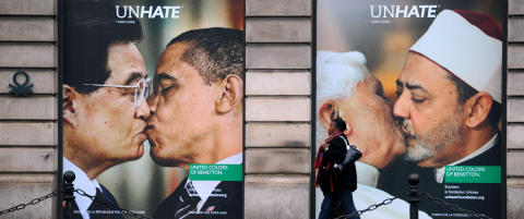 Benetton trekker omstridt kyssereklame