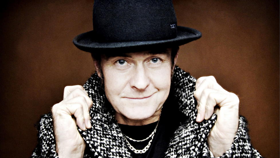 SPENNENDE: Sverre Knudsen har prestert en spennende ungdomsroman - som attp�til har et budskap.
Foto Agnete Brun/ Dagbaldet MAGASINET.