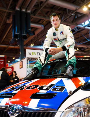 Mikkelsen fikk fabrikkskontrakt