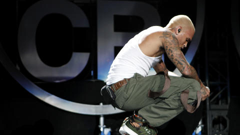 SLIPPER IKKE UNNA VOLDSDOMMEN: Selv om snart tre �r har g�tt siden Brown banket opp Rihanna, har mange fortsatt ikke glemt. Foto: Danny Moloshok/Reuters/Scanpix