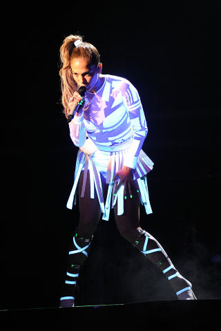 JENNIFER LOPEZ: I selvlysende antrekk. Foto: Getty Images/AP