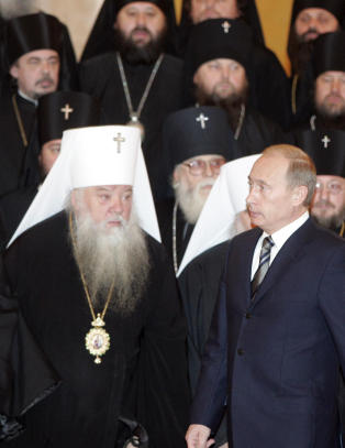 Ber prester om hjelp i russisk valg