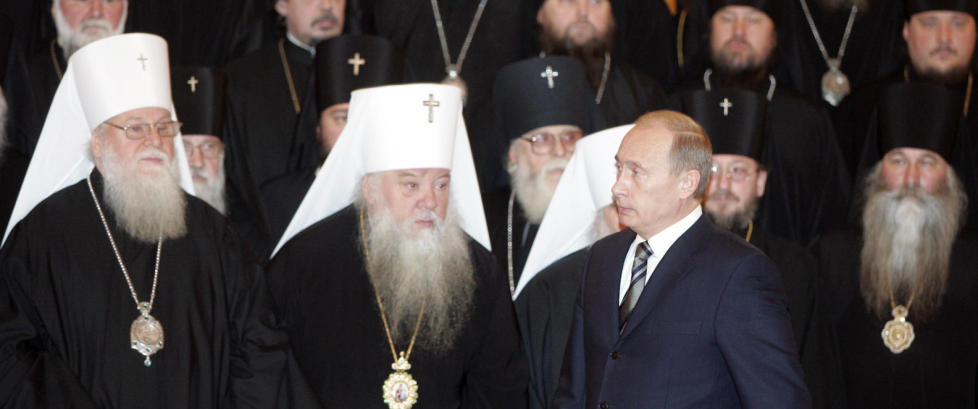 Ber prester om hjelp i russisk valg
