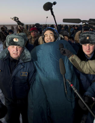 Tre astronauter dalte ned i Kasakhstan