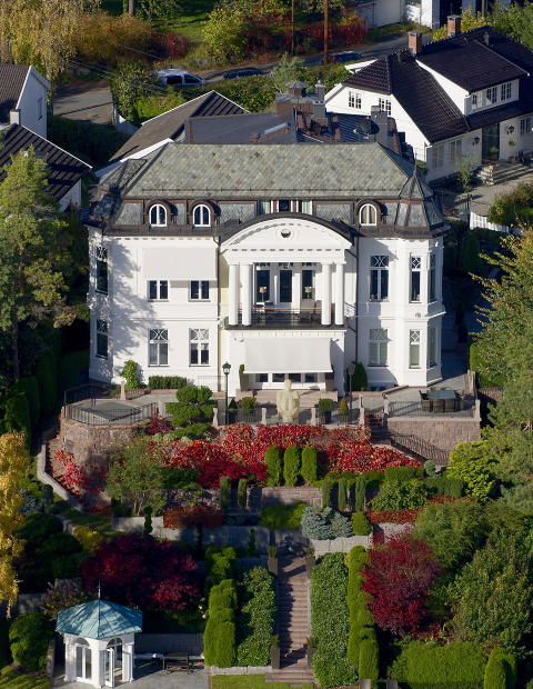 BES�KTE STORDALEN: Hotelkonge Petter Stordalen inviterte Arnold Schwarzenegger p� fest p� Bygd�y i Oslo. Foto: �istein Norum Monsen/Dagbladet