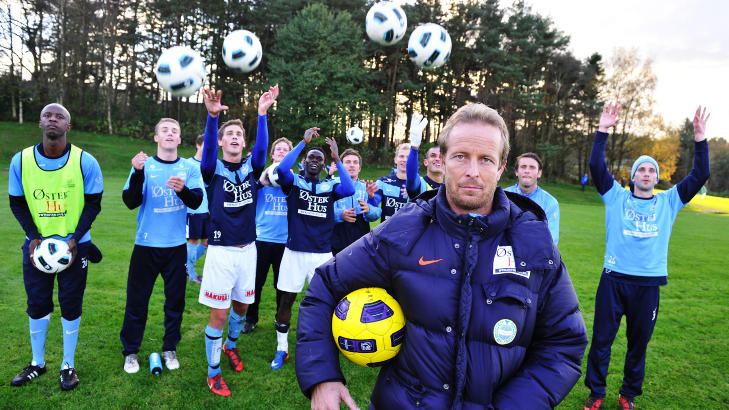 BEDRE ENN NABOEN: Sandnes Ulf ligger p� 6. plass i Klubben i mitt hjerte og er i ferd med � sl� knock out p� naboen Viking. Her ved trener Asle Andersen.

Foto:Erik Berglund