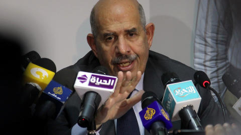I SAMTALER MED GENERALENE: Tidligere leder for FNs atomenergibyr� IAEA, Mohamed ElBaradei, skal i dag ha v�rt i samtaler med Egypts h�rledelse om � overta som regjeringssjef. Foto: AP Photo/Ahmed Ali