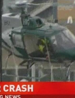 Helikopter styrtet da det skulle sette opp et juletre
