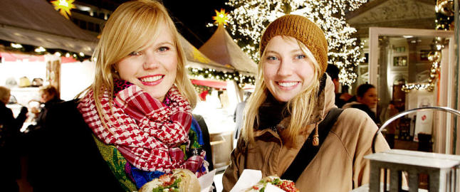 Spiser neuburger p� et av landets 2500 julemarkeder
