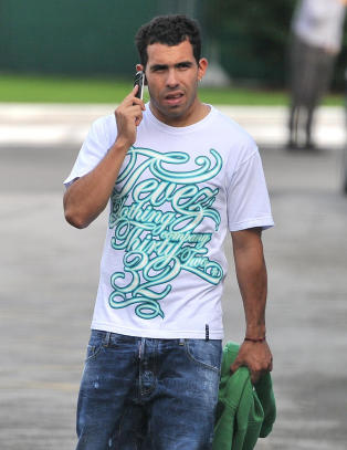 - Agenten til Tevez i m�te med Milan