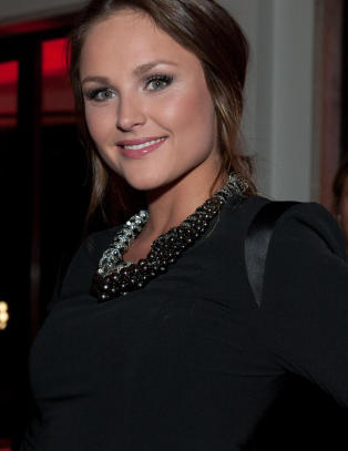 Dattera til Dorthe pr�ver seg som programleder