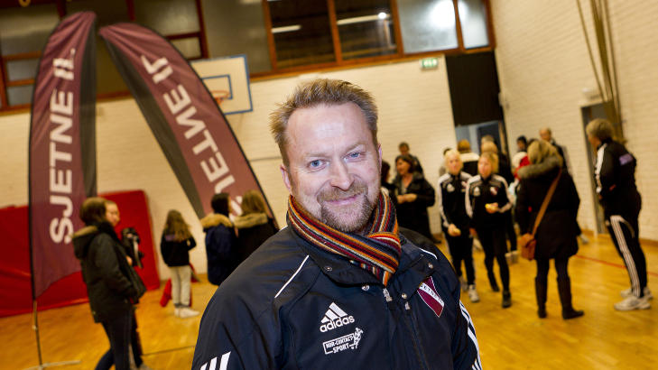 LEDER: Sjetne IL er vinner av �rets Klubben i mitt hjerte-kampanje. Her ved leder Espen Viken. Foto: Ole Morten Melg�rd