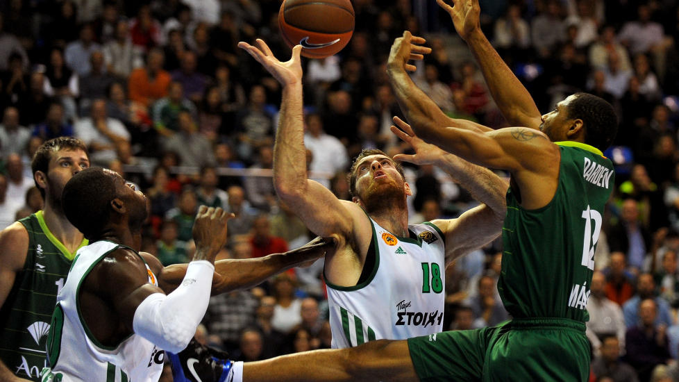 SLUTT P� UENIGHETENE: Det ser ut til at NBA starter opp f�rste juledag etter 149 dager uten spill. AFP PHOTO/ JORGE GUERRERO