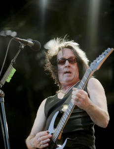 Todd Rundgren til Bylarm