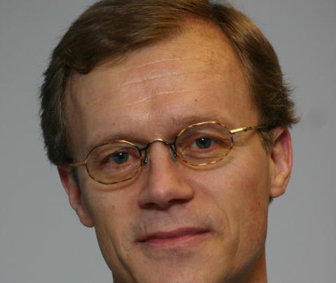Vil IQ-teste: Ole Jørgen Anfindsen er redaktør i HonestThinking. «Han kunne ha sagt at vi bør måle IQ-en til de forskjellige rasene, som innvandringsmotstander Ole Jørgen Anfindsen gjorde i fjor», skriver Eivind Trædal. Foto: Privat Vil IQ-teste: Ole Jørgen Anfindsen er redaktør i HonestThinking. «Han kunne ha sagt at vi bør måle IQ-en til de forskjellige rasene, som innvandringsmotstander Ole Jørgen Anfindsen gjorde i fjor», skriver Eivind Trædal. Foto: Privat